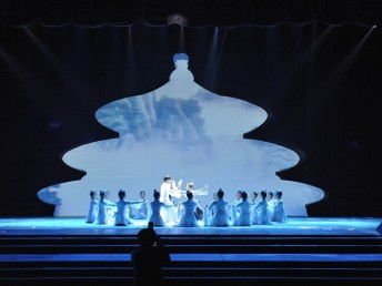 北京舞台设备整包租赁公司 一站式物料制作与灯光音响租赁服务